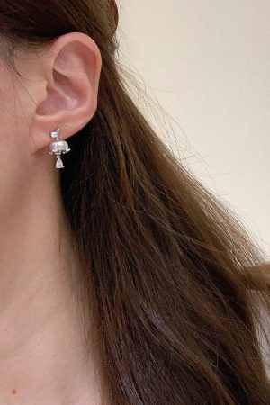 Chinese-Style Brushed Lily of the Valley Water Drop Earrings - Light Luxury Retro Fashion Studs for Women