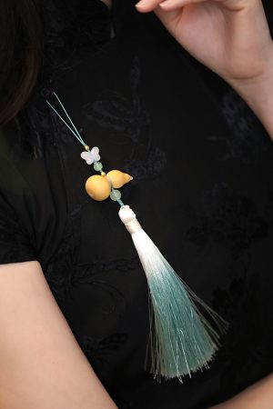 Chinese-Style Classical Gourd Tassel Pendant for Women - Ancient Hanfu Accessories, Qipao Collar Jewelry