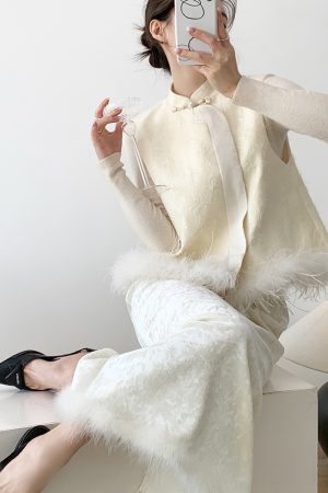 Chinese Style Embroidered White Duck Down Vest Coat with Ostrich Feather â€“ Sleeveless Autumn Winter Fashion
