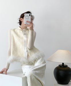 Chinese Style Embroidered White Duck Down Vest Coat with Ostrich Feather â€“ Sleeveless Autumn Winter Fashion