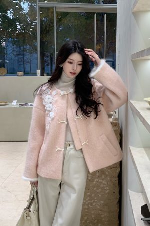 Chinese Style Embroidered Woolen Thick Coat for Women, High-End Loose Fit Winter Outerwear, National Wind Fashion