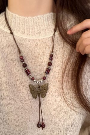 Chinese-Style Ethnic Butterfly Pendant Necklace, Retro Light Luxury Clavicle Chain, 2025 Niche Accessory for Trendy Fashion