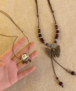 Chinese-Style Ethnic Butterfly Pendant Necklace, Retro Light Luxury Clavicle Chain, 2025 Niche Accessory for Trendy Fashion