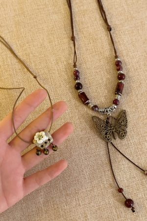 Chinese-Style Ethnic Butterfly Pendant Necklace, Retro Light Luxury Clavicle Chain, 2025 Niche Accessory for Trendy Fashion