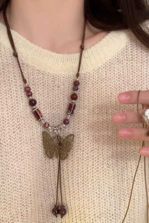 Chinese-Style Ethnic Butterfly Pendant Necklace, Retro Light Luxury Clavicle Chain, 2025 Niche Accessory for Trendy Fashion