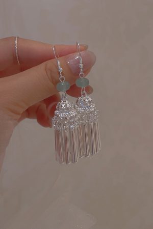 Chinese-Style Ethnic Miao Tassel Earrings for Women - Niche High-End Light Luxury Fashion Accessories for Travel and Photography