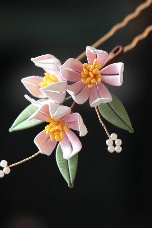Chinese-Style Floral Winding Hairpin, U-Shaped Hanfu Accessory for Qipao, Daily Updo, Vintage Pink Hair Ornament