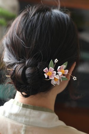 Chinese-Style Floral Winding Hairpin, U-Shaped Hanfu Accessory for Qipao, Daily Updo, Vintage Pink Hair Ornament
