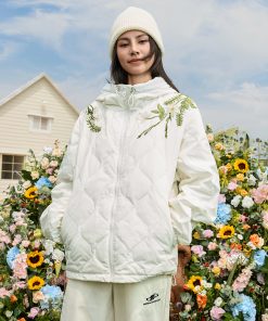 Chinese-Style Floral Wreath Gourd Quilted Lightweight Down Jacket Coat with Over-the-Shoulder Design