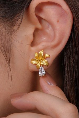 Chinese-Style Gold Brushed Lily Flower Water Drop Tassel Earrings - Elegant High-End Niche Studs for Women