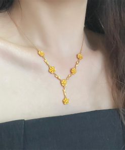 Chinese Style Golden Rose Necklace - Luxury Floral Choker, Exquisite Clavicle Chain, Fashionable Design for Elegant Looks
