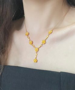 Chinese Style Golden Rose Necklace - Luxury Floral Choker, Exquisite Clavicle Chain, Fashionable Design for Elegant Looks