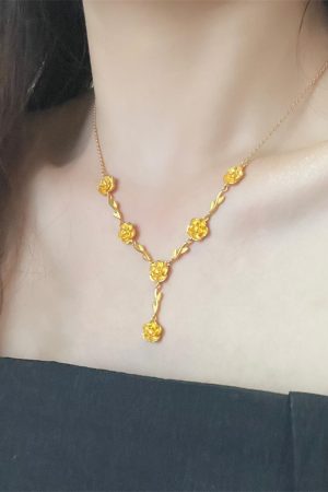 Chinese Style Golden Rose Necklace - Luxury Floral Choker, Exquisite Clavicle Chain, Fashionable Design for Elegant Looks