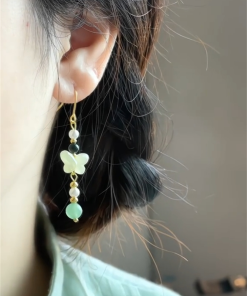 Chinese Style Green Butterfly Ear Hooks - Hanfu-Inspired Imitation Pearl Earrings for Ancient Wind Temperament