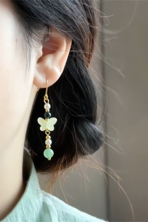 Chinese Style Green Butterfly Ear Hooks - Hanfu-Inspired Imitation Pearl Earrings for Ancient Wind Temperament