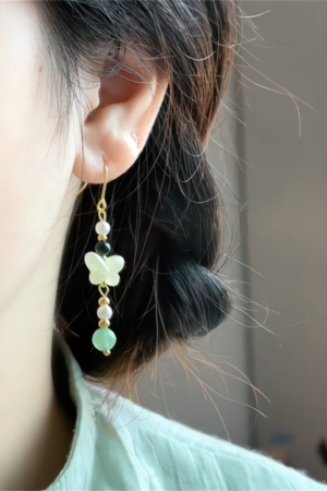 Chinese Style Green Butterfly Ear Hooks - Hanfu-Inspired Imitation Pearl Earrings for Ancient Wind Temperament