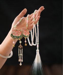 Chinese-Style Hanfu Horse-Face Skirt with Embroidery, Lotus Tassel Long Necklace - Elegant Ancient Fashion Accessories for Women