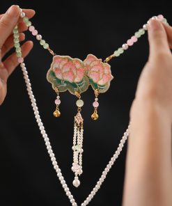 Chinese-Style Hanfu Horse-Face Skirt with Embroidery, Lotus Tassel Long Necklace - Elegant Ancient Fashion Accessories for Women