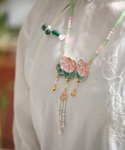 Chinese-Style Hanfu Horse-Face Skirt with Embroidery, Lotus Tassel Long Necklace - Elegant Ancient Fashion Accessories for Women