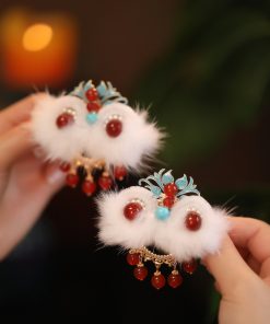 Chinese-Style Lion Hairpin Side Clip - Cute Fluffy Hanfu Headwear for Autumn and Winter - Adorable Accessories for Little Girls