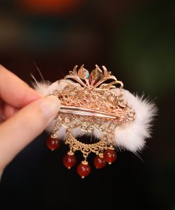 Chinese-Style Lion Hairpin Side Clip - Cute Fluffy Hanfu Headwear for Autumn and Winter - Adorable Accessories for Little Girls