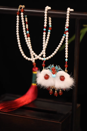 Chinese-Style Lion Hairpin Side Clip - Cute Fluffy Hanfu Headwear for Autumn and Winter - Adorable Accessories for Little Girls