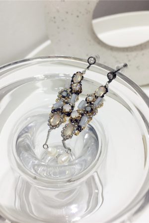 Chinese-Style Retro Handmade Luxury Diamond-Inlaid Geometric Tassel Earrings for Evening Wear