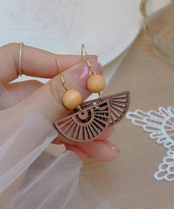 Chinese-Style Retro Hollow Fan Earrings for Women, Handmade Wooden Ethnic Accessories with Hooks, Niche Fashion Statement Jewelry