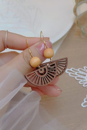 Chinese-Style Retro Hollow Fan Earrings for Women, Handmade Wooden Ethnic Accessories with Hooks, Niche Fashion Statement Jewelry