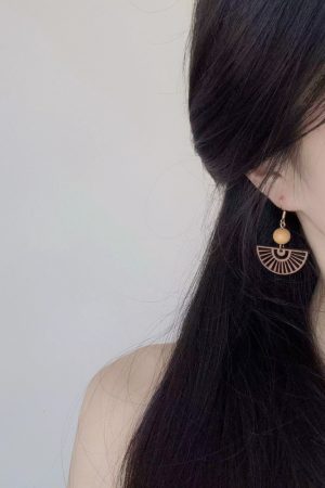 Chinese-Style Retro Hollow Fan Earrings for Women, Handmade Wooden Ethnic Accessories with Hooks, Niche Fashion Statement Jewelry