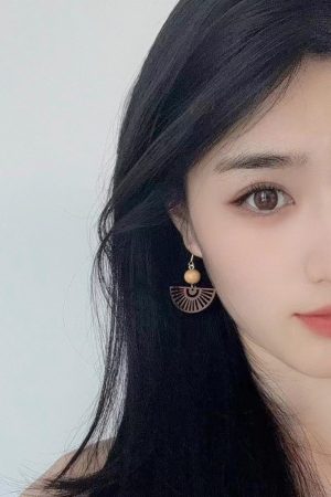 Chinese-Style Retro Hollow Fan Earrings for Women, Handmade Wooden Ethnic Accessories with Hooks, Niche Fashion Statement Jewelry