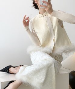 Chinese Style Sleeveless Down Vest Coat with Ostrich Feather Embroidery for Autumn and Winter, Elegant National Style Top