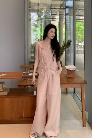 Chinese Style Spliced Lace Vest and Wide Leg Pants Two-Piece Set for Women - Slimming Summer Fashion, Trendy National Wind Look