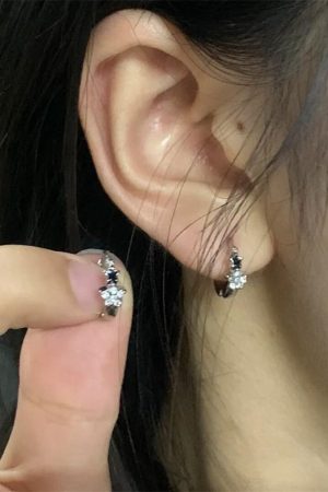 Circle Star Ear Clips for Women - Unique Light Luxury Earrings, High-End Niche Design, Sweet & Cool Ear Accessories