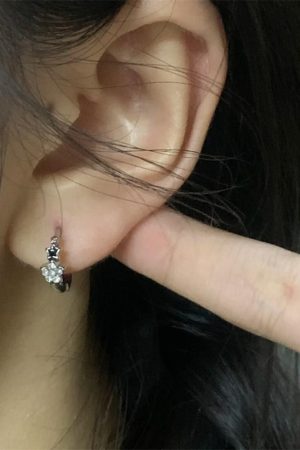 Circle Star Ear Clips for Women - Unique Light Luxury Earrings, High-End Niche Design, Sweet & Cool Ear Accessories