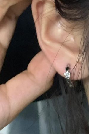 Circle Star Ear Clips for Women - Unique Light Luxury Earrings, High-End Niche Design, Sweet & Cool Ear Accessories