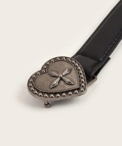 City Fashion Aesthetic, Light Jeans Outfit Winter - Goth Heart & Cross Belt