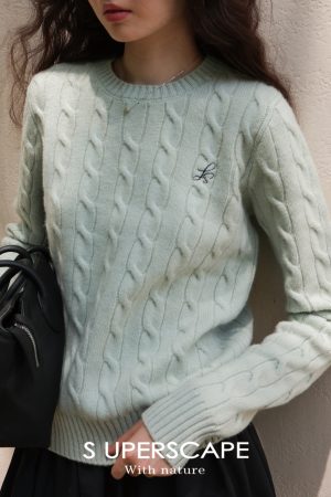 Classic Australian Merino Wool Cream Cable Knit Petite Pullover Sweater for Women - Cozy Knitwear, Timeless Style