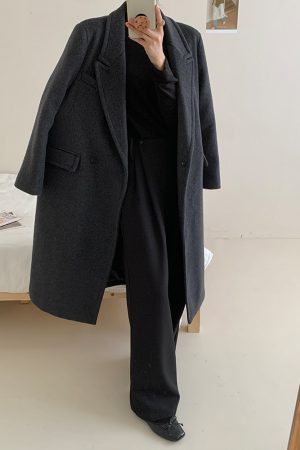 Classic Fit Woolen Overcoat for Women - High-End Winter Coat, Petite Size, Elegant Design, Perfect for Chic Layering