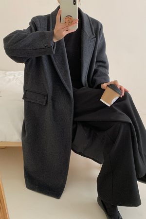 Classic Fit Woolen Overcoat for Women - High-End Winter Coat, Petite Size, Elegant Design, Perfect for Chic Layering