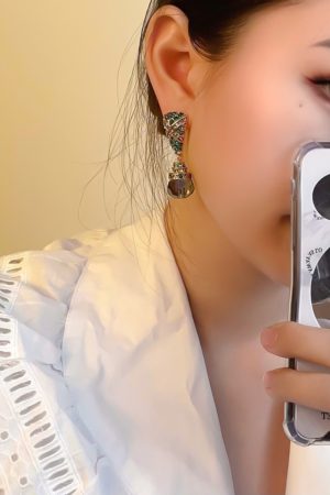 Classic Retro Teardrop Pendant Blue Multi-Faceted Crystal Earrings - Unique Temperament Ear Accessories for Chic Style