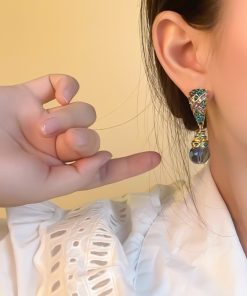 Classic Retro Teardrop Pendant Blue Multi-Faceted Crystal Earrings - Unique Temperament Ear Accessories for Chic Style