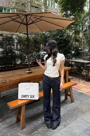 Classic Straight-Leg Jeans with Slightly Loose Fit, Double Waistband, Embroidered Logo, Slimming Style - Vintage Denim Fashion