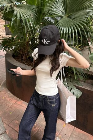 Classic Straight-Leg Jeans with Slightly Loose Fit, Double Waistband, Embroidered Logo, Slimming Style - Vintage Denim Fashion