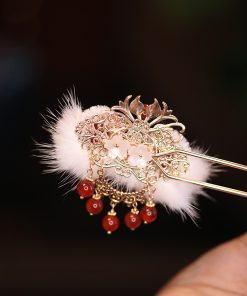 Classical Chinese Style U-Shaped Hairpin - Festive Fluffy Cute Lion Design Hair Accessory for Children
