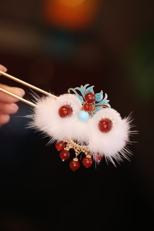 Classical Chinese Style U-Shaped Hairpin - Festive Fluffy Cute Lion Design Hair Accessory for Children