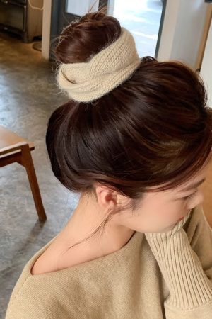 Coffee-Colored Knitted Hair Tie for Women - Soft Elastic Bun Hair Band, High-End Yarn Design for Autumn & Winter Style