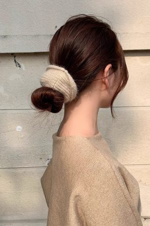 Coffee-Colored Knitted Hair Tie for Women - Soft Elastic Bun Hair Band, High-End Yarn Design for Autumn & Winter Style