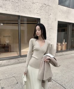 Color-Added Black V-Neck Knitted Long Sleeve Top for Women - Practical Base Layer for Spring and Summer Fashion