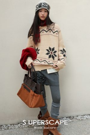 Color Block 3D Round Neck Pullover Knit Sweater with Snowflake Design - Winter Fashion Essential